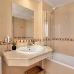 Hébergement de vacances Townhouse With Ocean Views, Bbq, Elevator, Padel And Pool - Costa Galera Park 25 Estepona